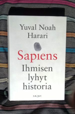Yuval Noah Harari: Sapiens - Ihmisen lyhyt historia etukansi